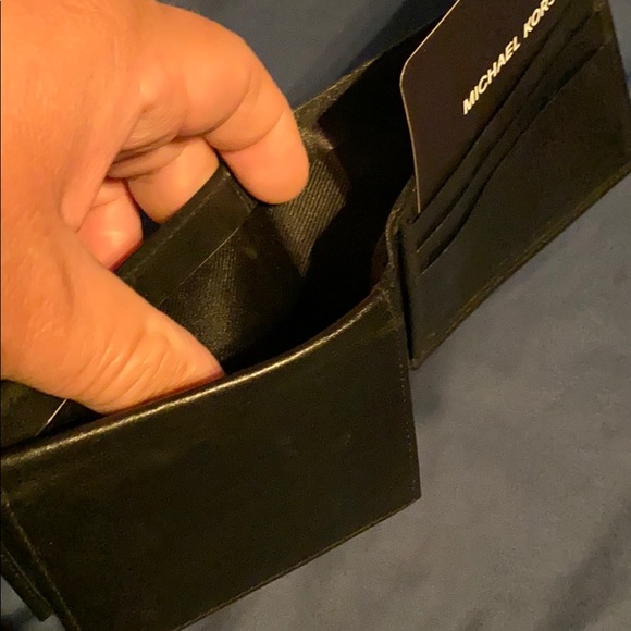 100% authentic Michael Kors men’s wallet black - Picture 7 of 8